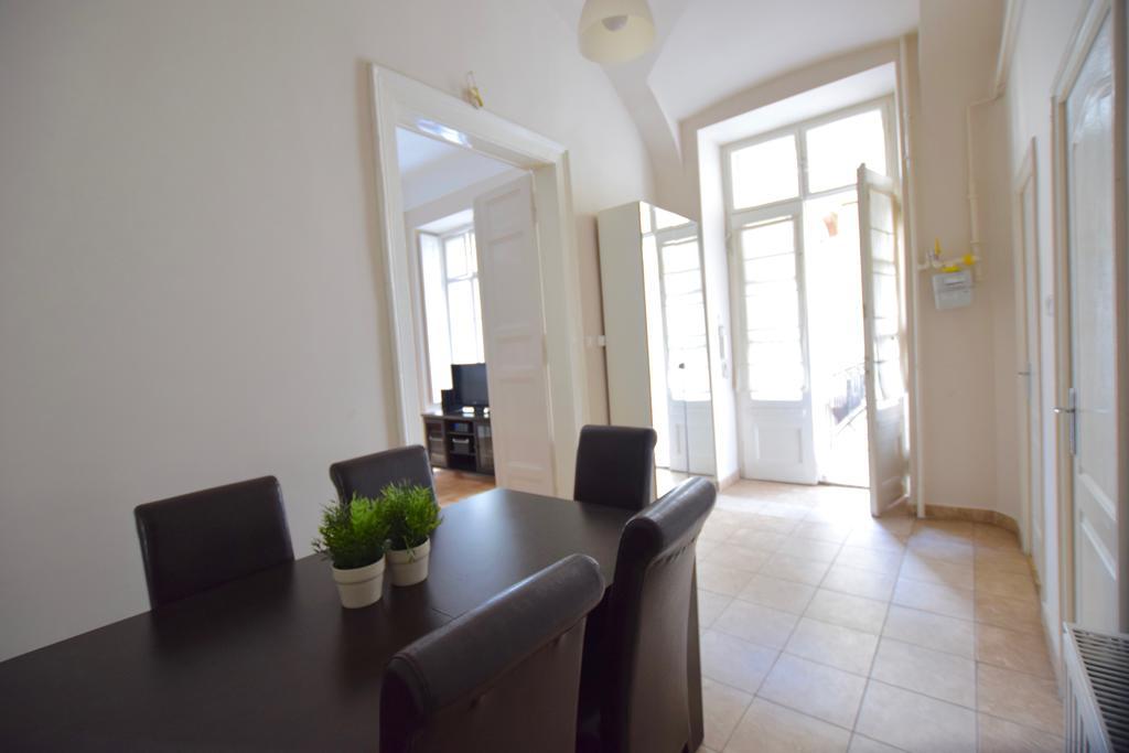Standard Apartment By Hi5 - Muzeum 5 Budapest Bagian luar foto